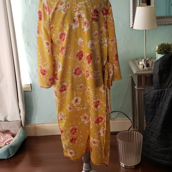 Kimono - Picture 2 of 3